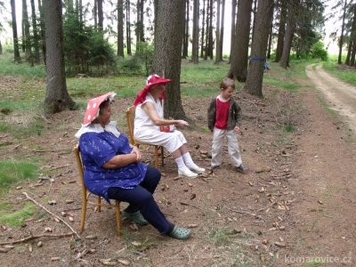 POHÁDKOVÁ CESTA KOMÁROVSKÝM LESEM
