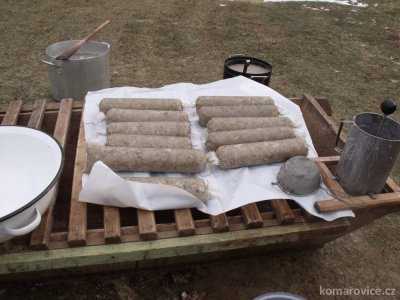 PRVNÍ KOMÁROVSKÝ OVAR