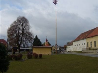 OBEC KOMÁROVICE