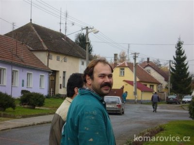 MONTÁŽ VÁNOČNÍHO OSVĚTLENÍ