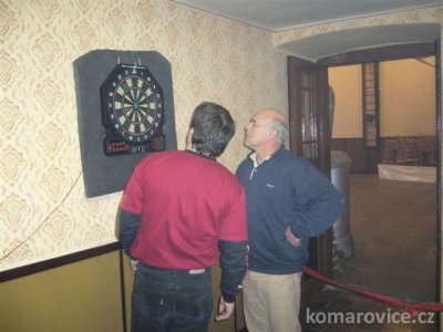 Turnaj ve stolním tenise a šipkách