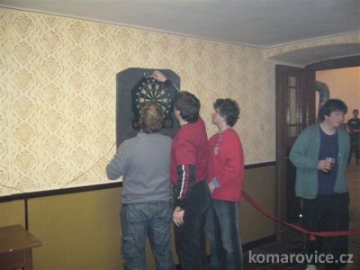 Turnaj ve stolním tenise a šipkách