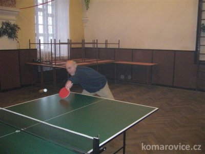 Turnaj ve stolním tenise a šipkách