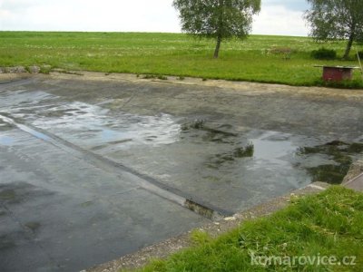 ČIŠTĚNÍ KOUPALIŠTĚ